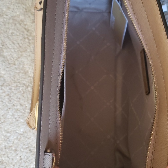 New Michael Kors Leather Satchel - Picture 8 of 9